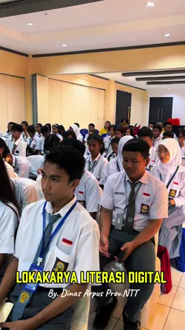 Hari ini 29 September 2025, Dinas Kearsipan dan Perpustakaan Provinsi NTT melangkah lebih jauh dalam memahami dunia digital dengan melaksanakan kegiatan Lokakarya Literasi Digital dengan Tema Pengembangan Konten Literasi Berbasis Kearifan Lokal. Melalui sesi interaktif bersama para narasumber ahli Ferrdian Purmanto Bush Ngongo,  @trimarisadillak , dan @hilmimokhsen , peserta dibekali wawasan dan keterampilan untuk menjadi pengguna digital yang cerdas, bijak, dan aman. Terima kasih kepada seluruh peserta dari @smansakupang @sman2kupang  @smantig.id @smanli_kupang @osis_smkn1kupang @osissmekendhu @smakgiovanniofficial  @official_sma_mercusuar_kupang atas semangat belajarnya! #LiterasiDigital #LokakaryaDigital #BijakBermedia #TransformasiDigital #perpustakaan 