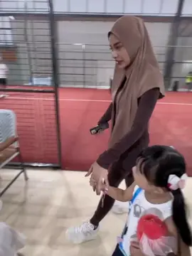 Ameena azura dateng langsung support papah mamah turnamen padel, semoga jadi juara🤲🏼 #fyp #attahalilintar #aureliehermansyah10 #azurahumairanuratta #ameenahannanuratta 