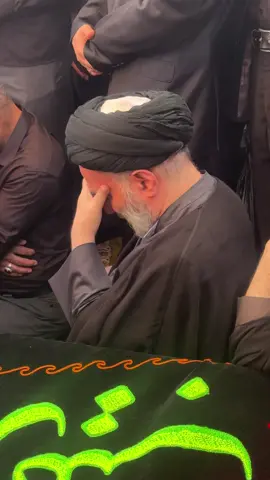 دموع الفراق... بكاء السيد محمد رضا على والدته 