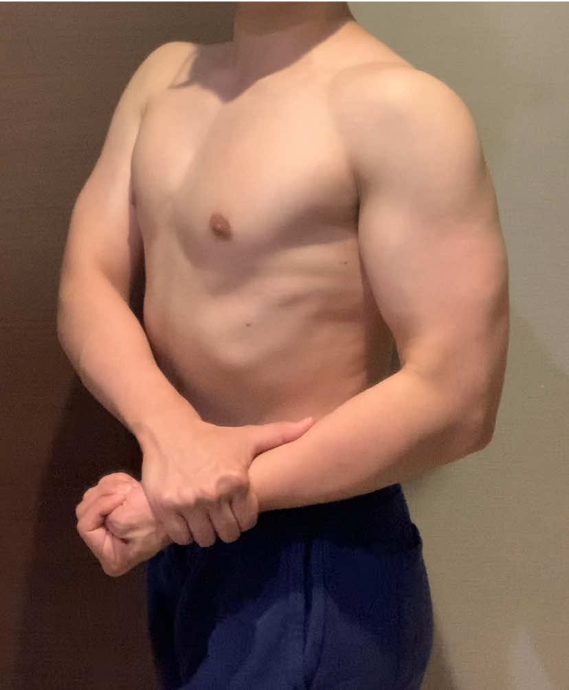 胸トレをしました。1年後にクラシックの、新人に出たいです。#ボディビル #フィジーク #クラシックフィジーク #筋トレ男子 #ジム 