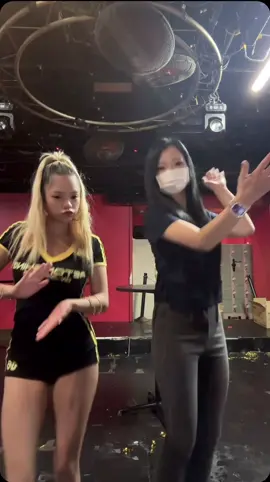 仕事終わりに踊りまくる女♪♪#大阪 #04 #会いに来て #ミナミ 