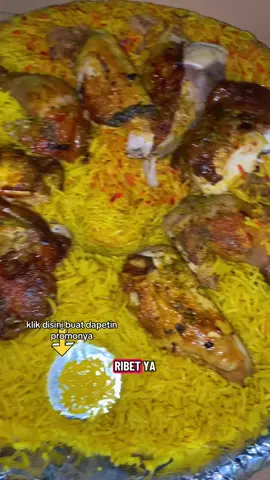 Makan enak, hemat, nyaman juga tempat nya,ga usah jauh” ke timur tengah di cimahi juga ada 😋, yu meluncur jangan lupa pake voucher tiktok nya ya, tinggal tunjukin aja ke kasir emados nya, #emados #makanantimurtengah #emadoscimahi #tiktokgo 