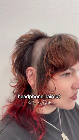Put The Headphone On & No One Will Notice 👀🫣 #hairstyle #haircut #creativehair #headphone #hairinstall #hairideas #hairinspo #explore #fypシ #fypage  (🎥 uglyndpr0ud)
