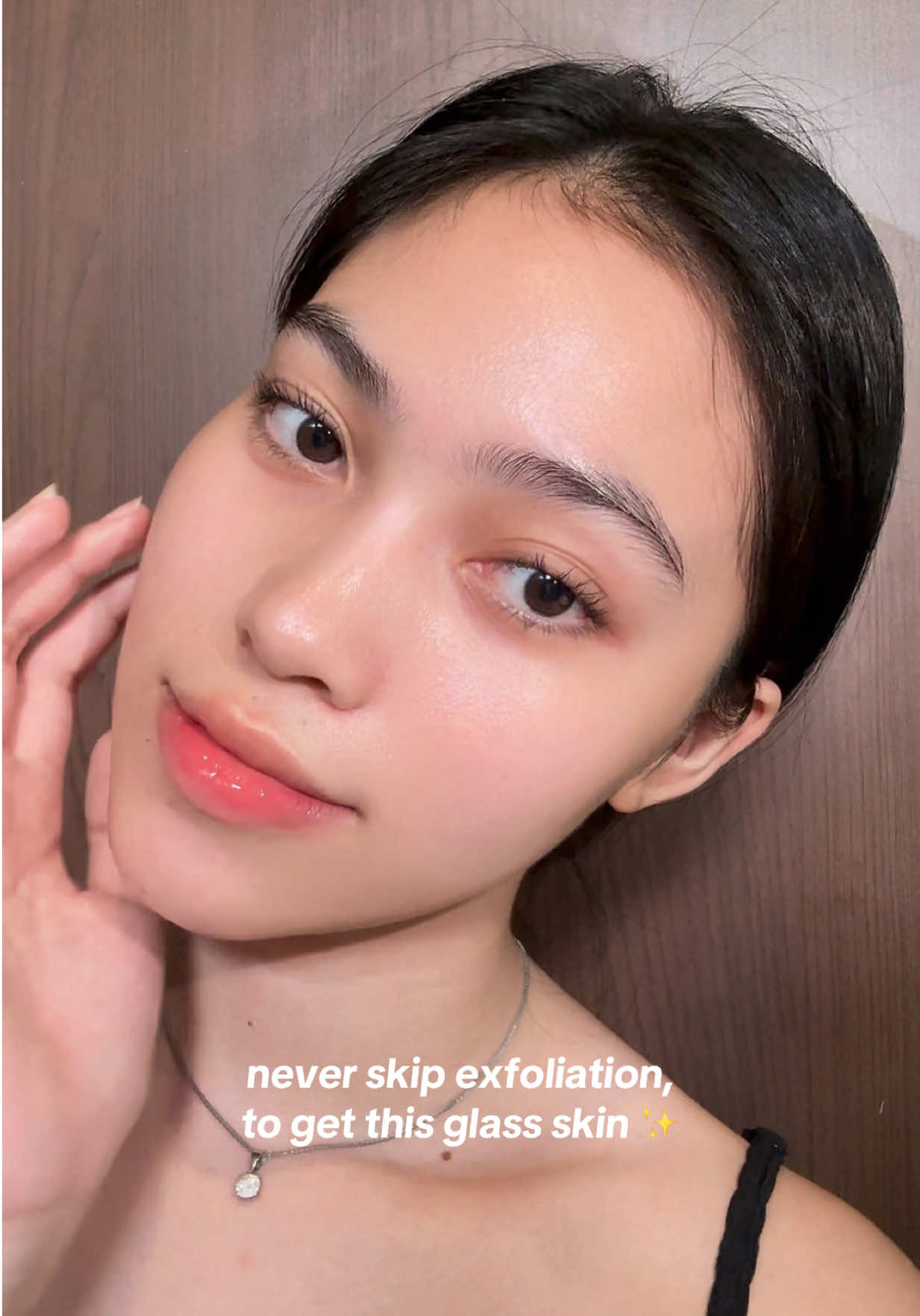 ternyata ini rahasia biar muka bisa glowing😌🫶🏻 #glassskin #elformula #peelingserum 