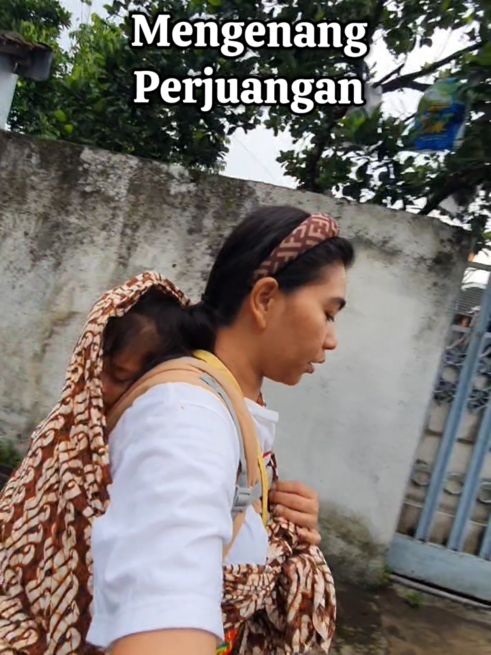Membalas @babel_wrap lunas ya kak.... bayangkan hal ini setiap hari mamak vrea lakukan, jadi ketika melihat hasil nya sekrang itu adalah bentuk dari hasil kerja keras 💪 #keluargavrea #videovrea #mamakjeungvrea 