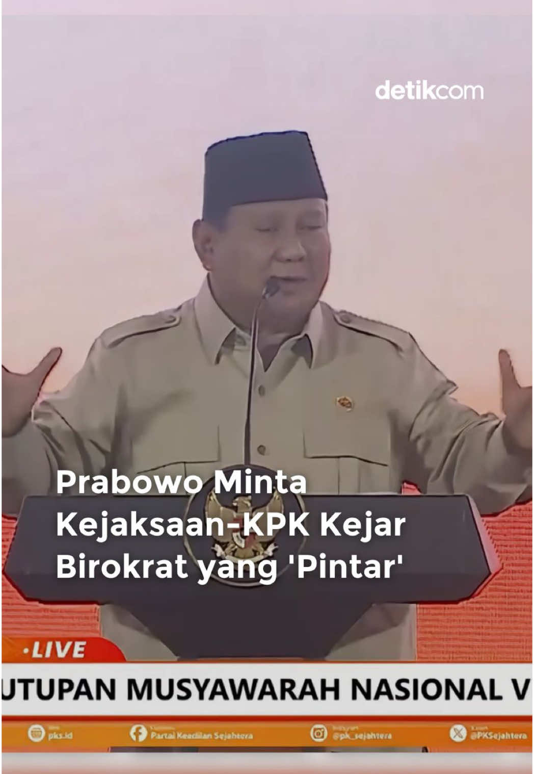 Prabowo Subianto menyebut nilai aset milik negara bisa mencapai lebih dari 1 triliun dolar. Ia menilai sebagian birokrat pintar, namun justru pintar dalam menyembunyikan aset. Prabowo kemudian menegaskan perintah untuk membersihkan BUMN dari praktik nakal. Ia juga menyatakan akan melibatkan Kejaksaan dan KPK untuk menindak pihak yang merugikan negara. Baca berita menarik lainnya di detik.com! Creator: Syifa #detikcom #Prabowo #PidatoPrabowo #BUMN #KPK 