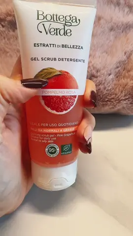 Prepariamo insieme il beauty✈️🧳 • • #beauty#travel#skincare#neiperteee#foryour 