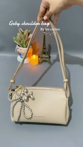 Geby Shoulder bag dari les catino yang buat tampilan lebih elegan dan cocok disemua outfit 🥰😍 #fyp #shoulderbag #tasmurah #tascewek #lescatino 