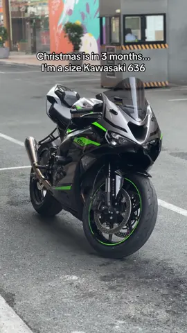 Santa is coming… 🎅 #fyp #foryoupage #kawasaki #zx6r #kawasakizx6r 
