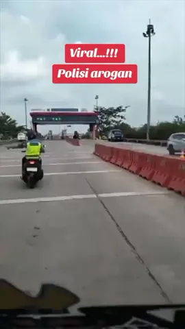 Polisi Arogan