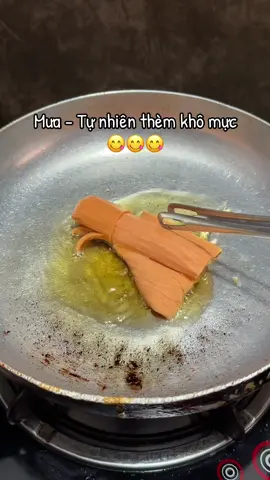 Xúc xích mực hông nè 😂 #anvatblack 