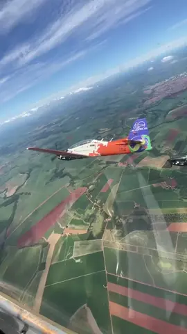 O melhor vídeo do T-27M que você verá hoje no tiktok. #voo em formatura ! #fab #pov #missao 