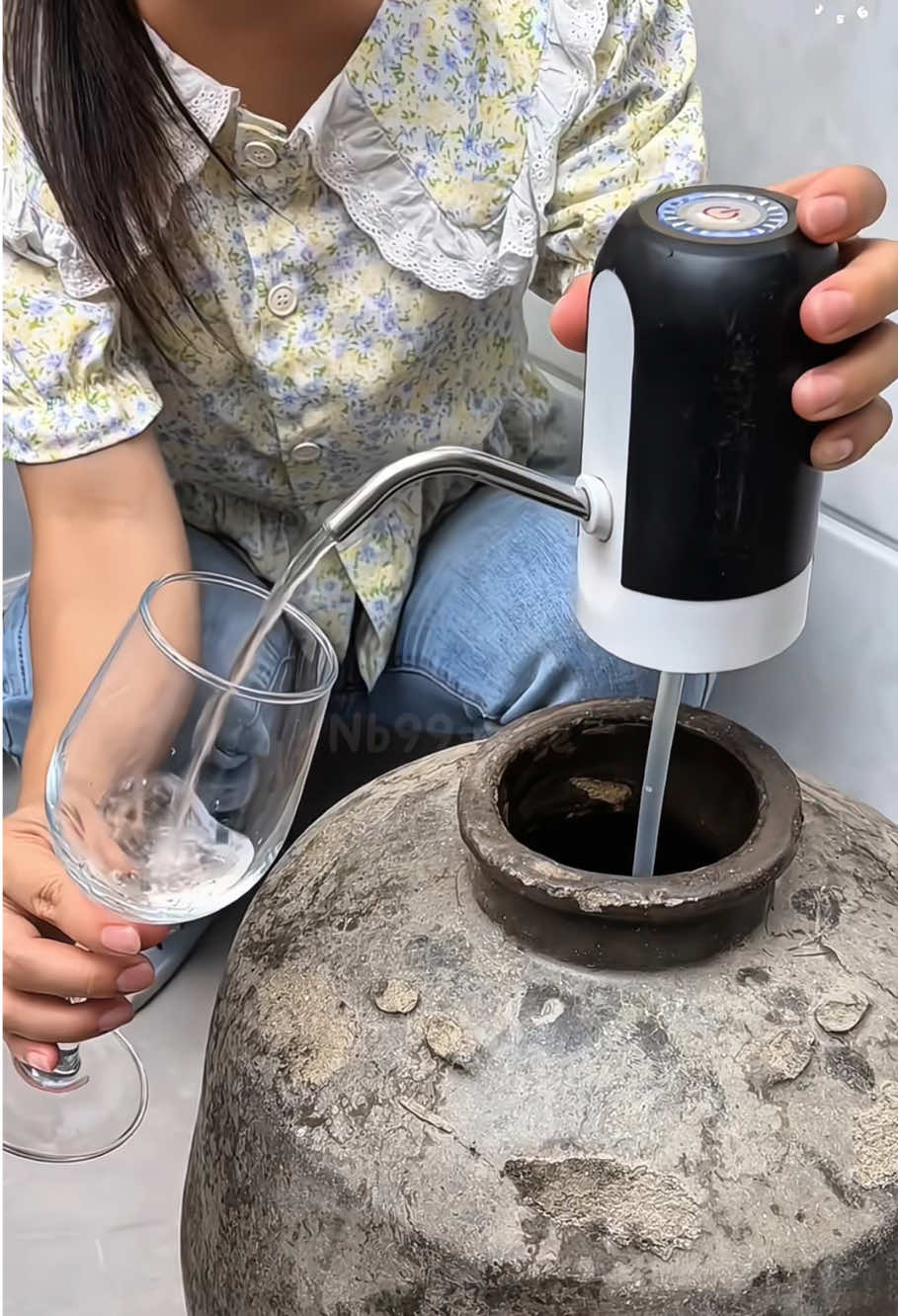 Máy bơm hút nước, máy rót nước ự động #maybomnuoctudong #mayrotnuoctudong #mayrotruou #mayrotnuoc #mayhutnuoctudong 