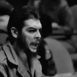 من هوة جيفارا وكيف مات....  تشي جيفارا، وقد قُتل تشي جيفارا رميًا بالرصاص في بوليفيا عام 1967. بعد أسره من قبل الجيش البوليفي بمساعدة وكالة المخابرات المركزية الأمريكية، أُعدم في مدرسة في قرية لا هيغويرا. #تشي_جيفارا 