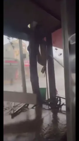 Lốc xoáy tại Thái Thuỵ Hưng Yên (Tỉnh Thái Bình cũ) cày nát khu phố vào trưa nay 29/09/2025. Bão số 10  #baoso10 #locxoay #thaibinh #thaithuy #hungyen 