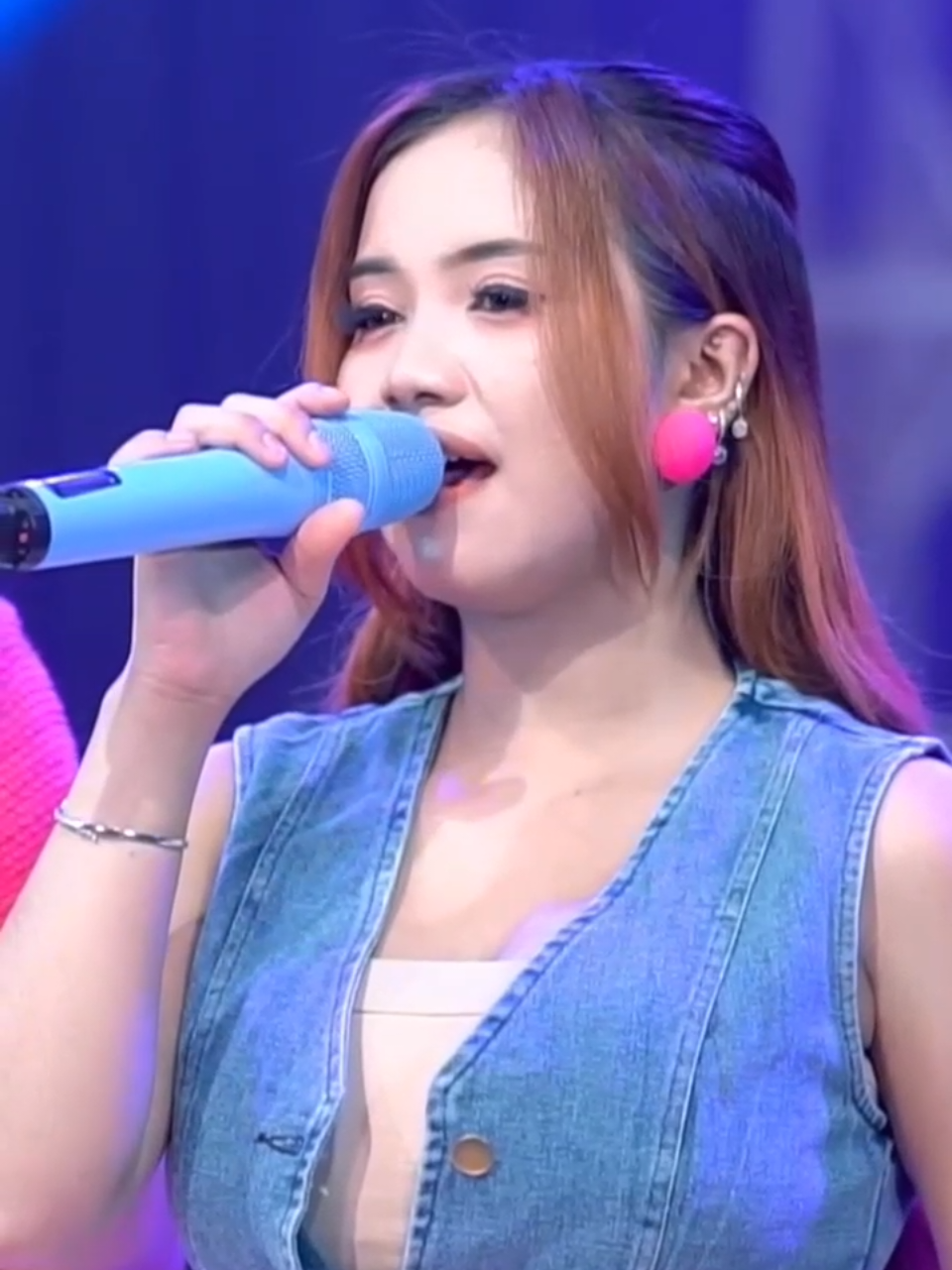 AJENG FEBRIA FT ADINDA RAHMA ( CAMELIA ) #music #ajengfebria #adindarahma #camelia #fyp 