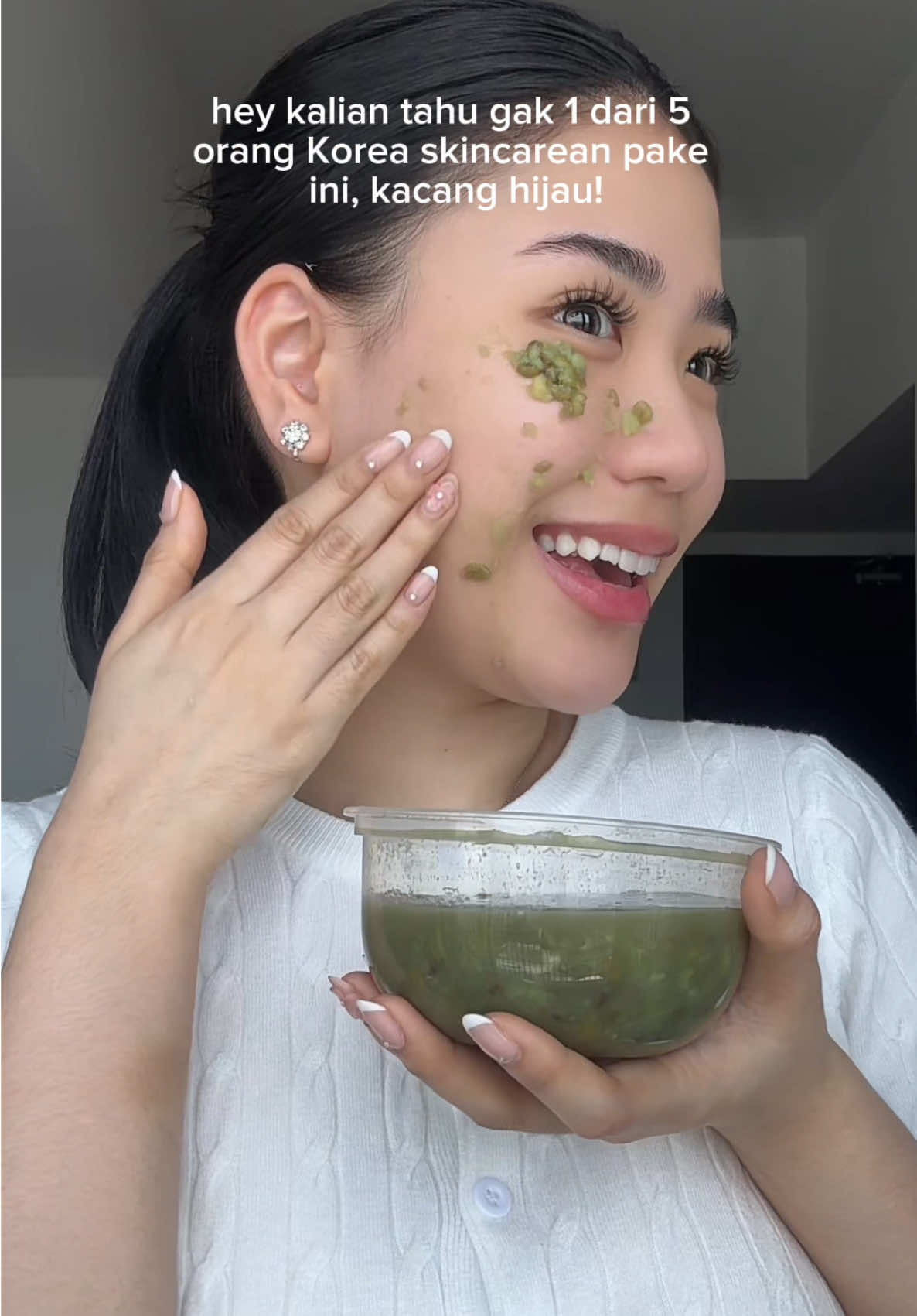 Untung aku lahir di zaman sekarang, udah ada @Beplain Indonesia mung bean cleansing foam! 😊 #beplain #kacanghijau #mungbean #cleansingfoam #koreanskincare