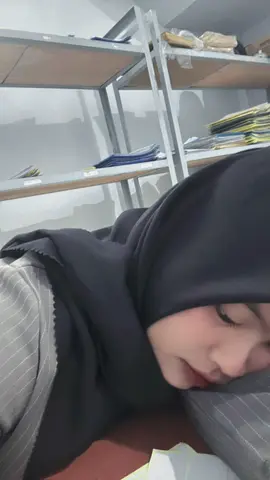 Kerja,pulang,menghayal,ketiduran,bangun,kerja lagi #semangat