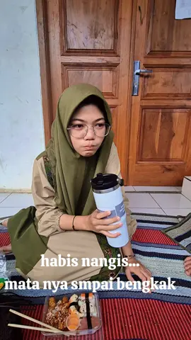 di kira bunda nya sdh pulang, di cari² gk ada pdhl bunda nya lgi sholat... #fypシ #mbaksantri #fypシ #mbaksantri 