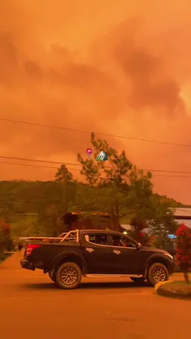 Oksibil dgn keindahannya🖤#oksibilpegununganbintang #papuapegunungan🏔 #fypdongggggggg #fypシ゚ #lewatberandafyp #sunset #gunung 