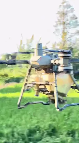 The DJI T100 can still keep flying even if one motor stops. #djit100 #drone #agriculture #droneaccessories #dji 