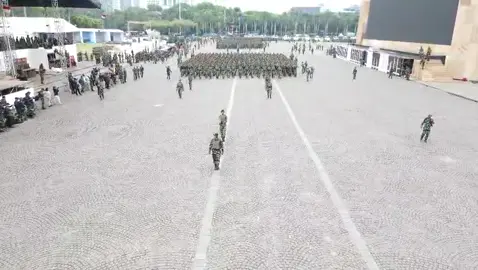 Semangat terus Kostrad#fypp#HUTTNI80#defile 