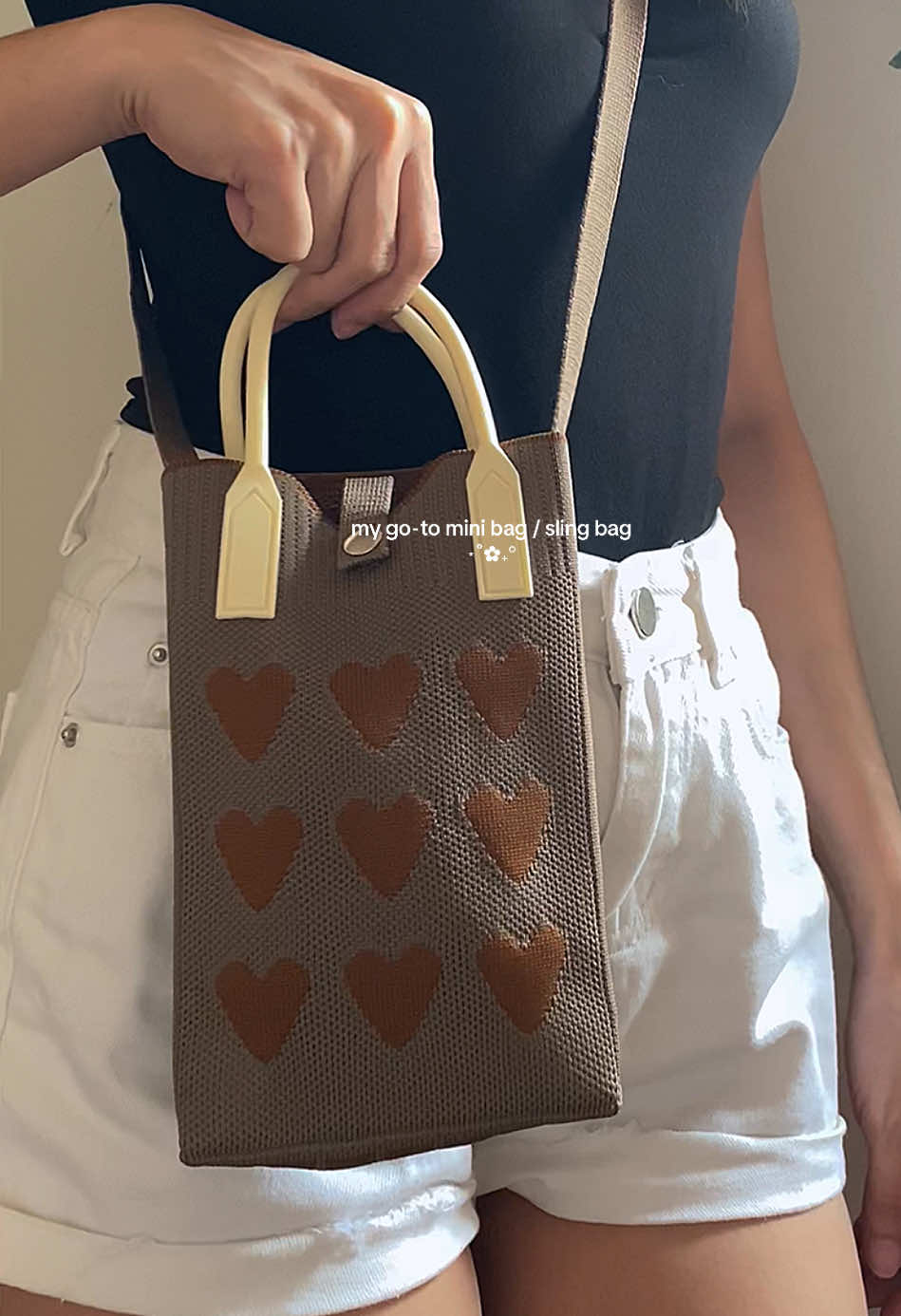my go-to mini bag / cross body bag ✨ #cuteknittedbag #crossbodybag #minibag #slingbag #phonebag 