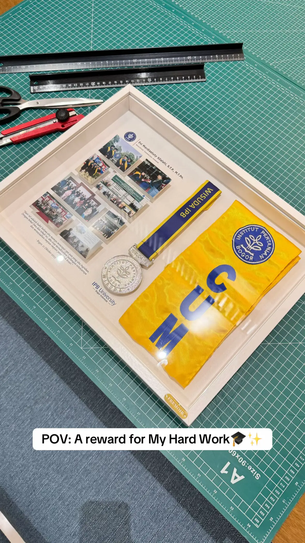 #graduationframe #wisuda #framewisuda #fremoir #kebayawisuda 