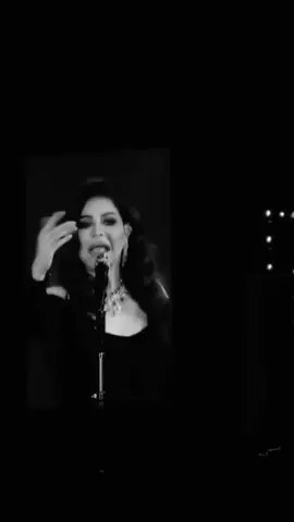 الله يعين قلوبهم   لما تمر بجنبهم كيف هم يتحملون @Ahlam Alshamsi  #احلام  #فنانة_العرب  #احلام_فنانة_العرب  #موسيقى  #explor 