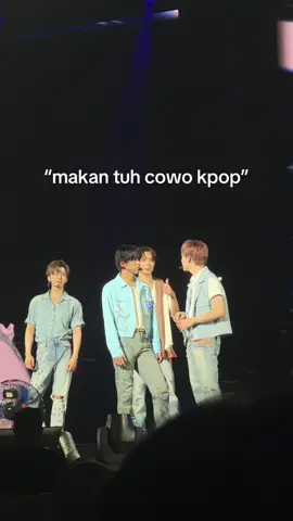 chenlee????? do we look sooo yummy dudeeee???? #tds4jakarta #tds4 