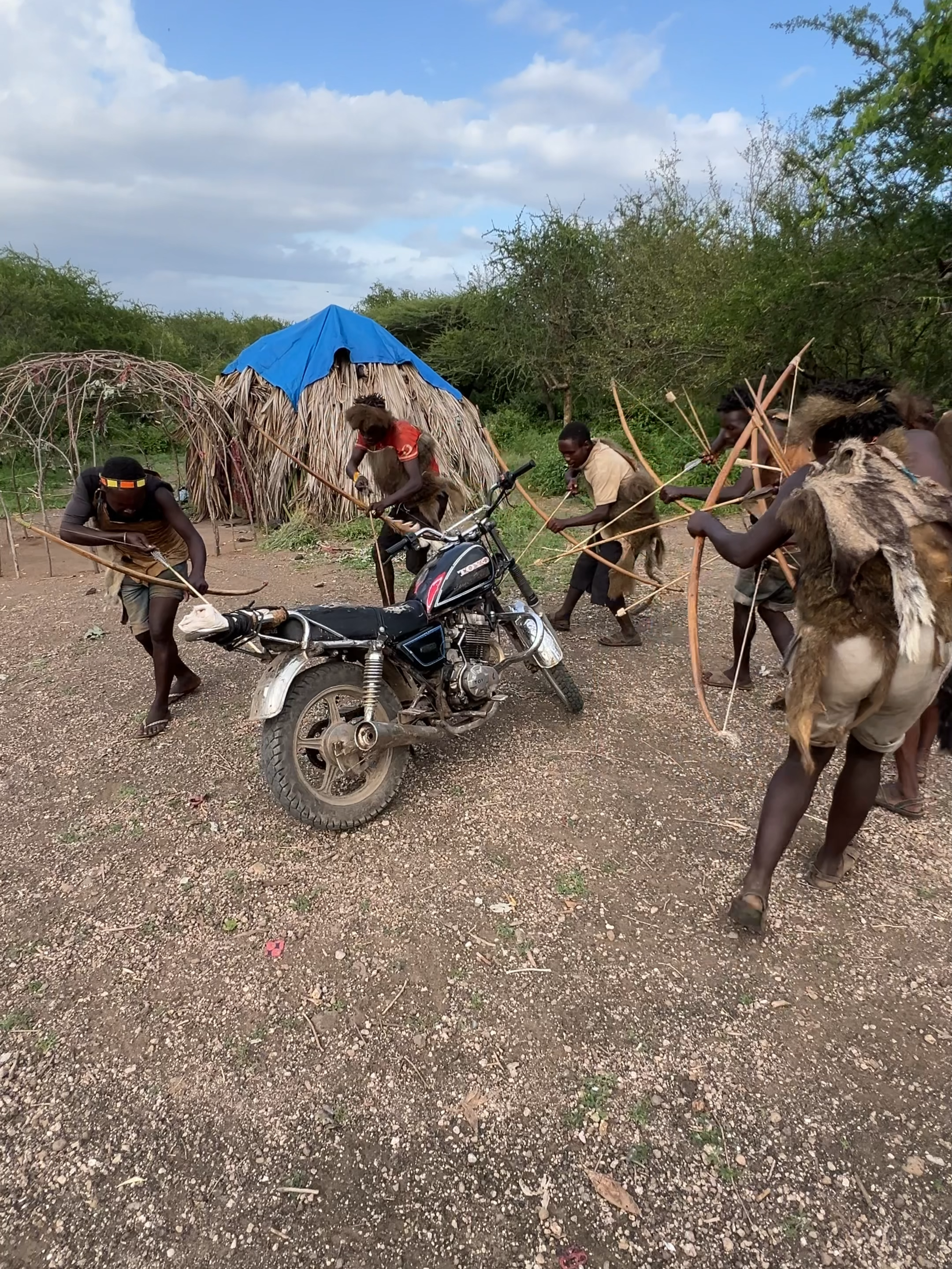 Survival Skills From 50,000 Years Ago #africa #hadzabe #tribe