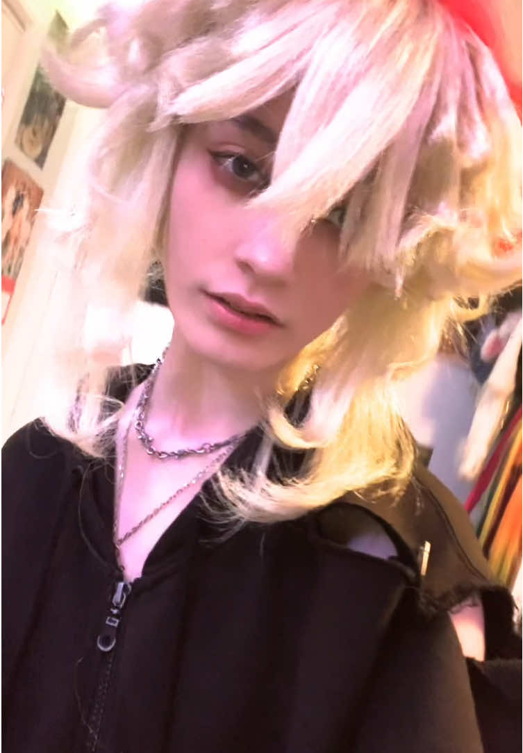 Okay but wait I ate here for like 2 seconds.. #kazuhacosplay #kazuha #GenshinImpact #fyp #09 