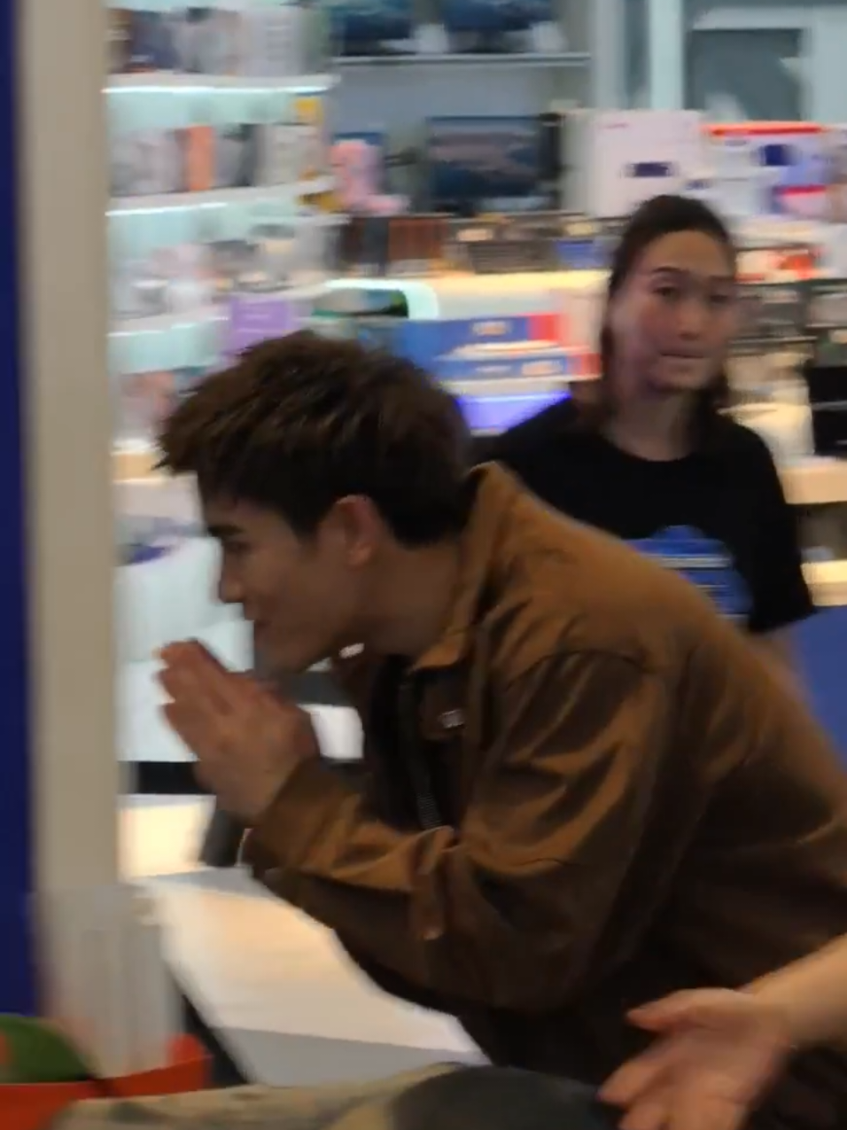 หล่อดี มีมารยาท วางตัวดี  รู้กาลเทศะ รู้เวลา รักแฟนคลับมากๆ @Ikkyu San @Ikkyu San  #SideToSideFourth_Presstour #SideToSideFourthMabelz #Fourthnattawat #TMCLIVExFourth_SideToSide #fyp  @Fourth  Thank you very much for all owner 