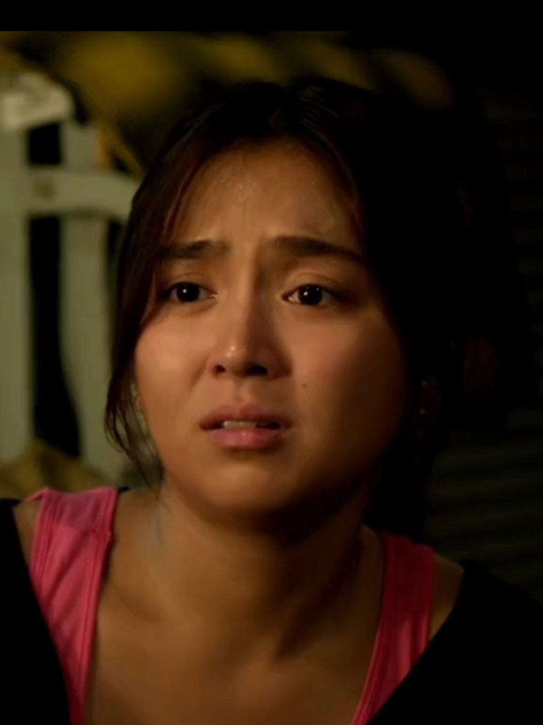 Manghihinayang ka nalang talaga sa pagmamahal na maiiwan mo ❤️‍🩹 Damayan na sa pag-relapse ngayong tag-lamig, at i-stream ang 
