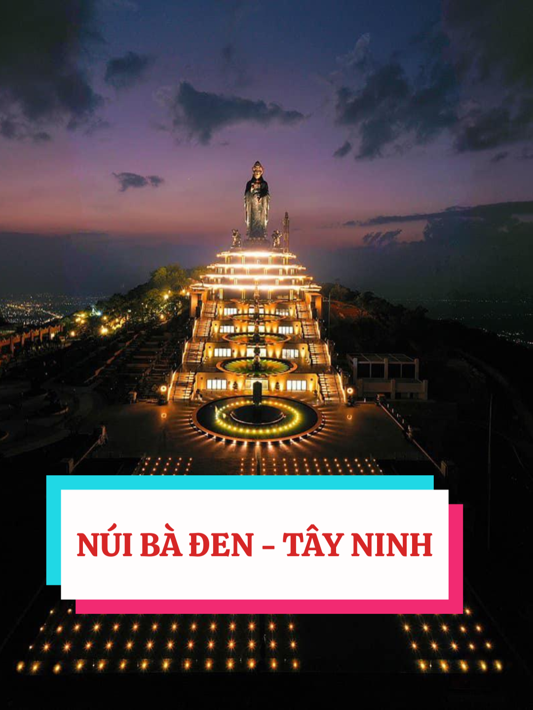 NÚI BÀ ĐEN: NGỌN NÚI LINH THIÊNG NHẤT VÙNG ĐÔNG NAM BỘ.  Nằm sừng sững giữa vùng đồng bằng trù phú của tỉnh Tây Ninh, ngọn núi thiêng Bà Đen là nơi để hàng triệu người dân và du khách đến hành hương chiêm bái mỗi năm. Nằm ở độ cao 986 m so với mực nước biển, núi Bà Đen gắn liền với huyền thoại Linh Sơn Thánh Mẫu, một biểu tượng của lòng từ bi và cứu độ chúng sinh với người dân Nam bộ.  Với người dân Nam bộ, Linh Sơn Thánh Mẫu là vị thần chủ của ngọn núi Bà Đen, là một vị Bồ Tát nổi tiếng linh thiêng. Người dân đến núi Bà, thể hiện lòng thành kính, tạ ơn Bà đã ban may mắn, sức khỏe, tài lộc, thuận lợi trong năm cũ, theo đúng quan niệm 