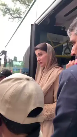 Congratulations to University of agriculture faisalabad Receiving 3 electric Buses ❤️  #maryamnawazsharif #pmln #uafamily #electricbuses 