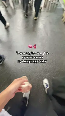 “bertempur layaknya perempuan”