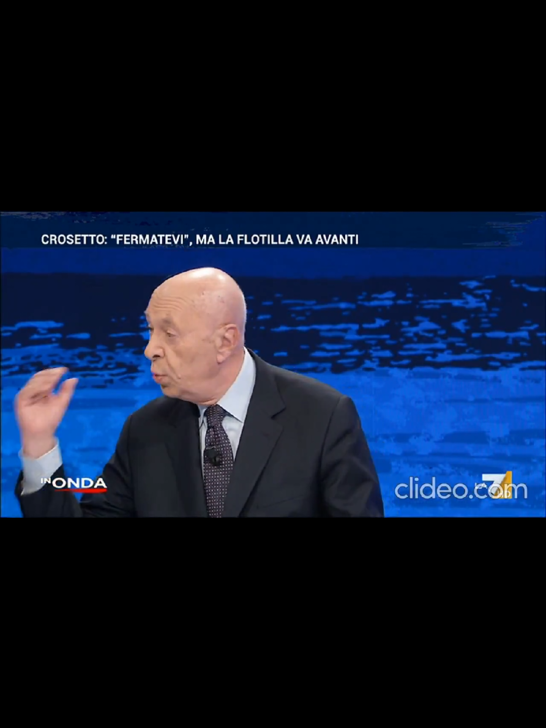 Un grande intervento di Paolo Mieli smaschera l’ipocrisia attorno alla questione della flottiglia. Considerando che ci sono persone, tra cui molti bambini che stanno morendo, sorge spontanea una domanda: perché gli aiuti umanitari non sono stati semplicemente scaricati a Cipro e consegnati immediatamente ai bisognosi, magari con l’aiuto del Patriarca Pizzaballa, anziché insistere su una rotta altamente simbolica e politicamente controversa? In questo modo gli aiuti sarebbero potuti arrivare subito, salvando vite umane. Mentre si discute e si polemizza, la gente continua a morire. #29settembre  #flotilla  #gaza #politica #italia 
