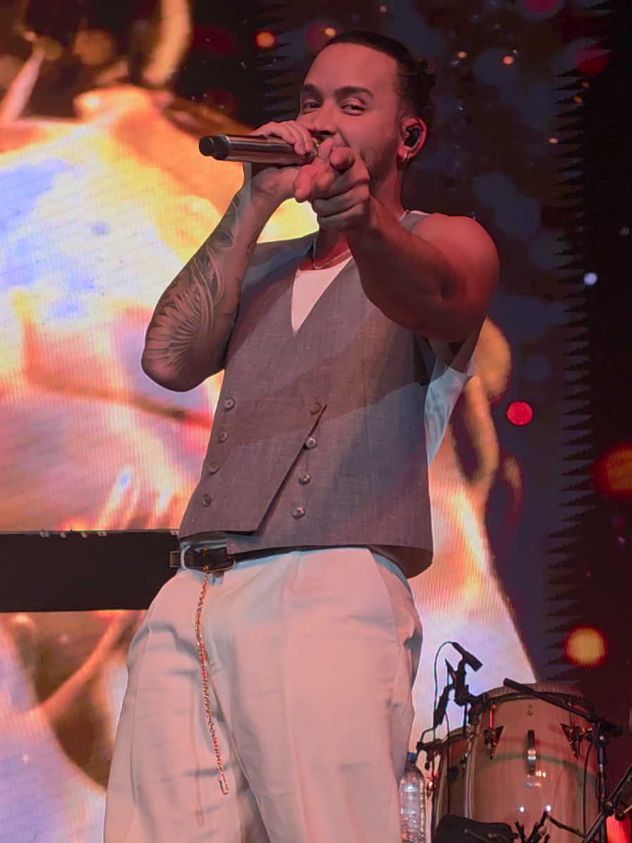 Una de mis canciones favoritas, me miró y señaló 🇦🇷😍❤️#princeroyce #estadio obras #paratiiiiiiiiiiiiiiiiiiiiiiiiiiiiiii #bachata #stanbyme 