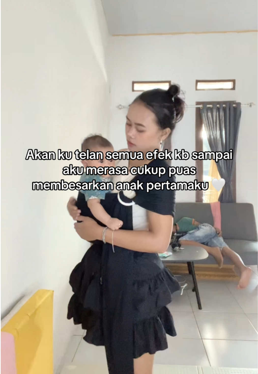Yaallah, mampukan aku membesarkan, merawat anak pertamaku sampai aku merasa cukup dan mampu untuk menerima rezeki darimu (lagi) .. aamiin 😇🤍  Semoga dapat bekerja sama dengan baik ya KB!  #kb #kbsuntik #kbsuntik1bulan #ldm #nikahmuda 
