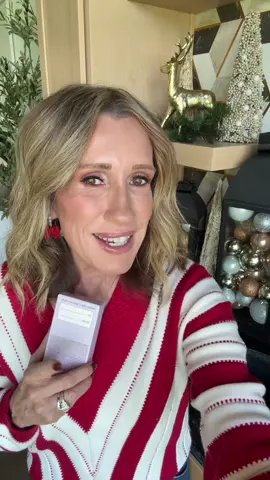 I’m back to share the best holiday gift sets of the year! Today we are featuring the petite duo from @tarte cosmetics 🎁 this is sure to be a hit with any of the girls on your list! These are great gifts for stocking stuffers, secret Santa or favorite things parties. 🎅🏻 but just don’t wait because the good gift that always sell out! 