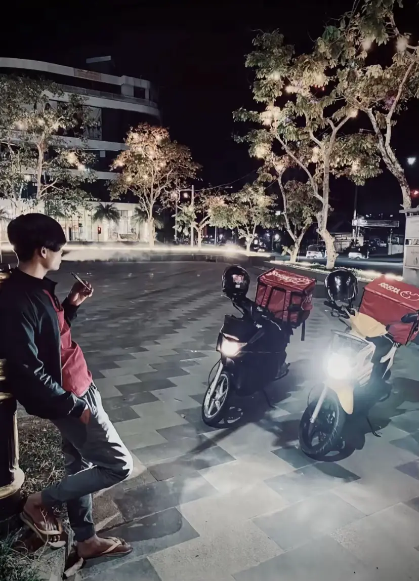 ព្រោះតែខ្ញុំ  ខ្លាចខ្លួនឯងក្រ បានជាពេលនេះខ្ញុំត្រូវខំប្រឹង  ឲអស់ពីសមត្ថភាព ត្រូវចាំថាគ្មាននណាមកចាំ ជួយយើង ចាំបង្ហាញផ្លូវយើងរហូតនោះទេ បើយើងមិនខំ,!មិន ប្រឹងដោយខ្លួនឯង កុំចង់ស្គាល់ភាពជោកជ័យ....#fypシ゚vira #fypシ゚viral 