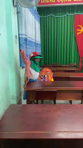 Ngày nào chị ấy cũng ra về sau cùng, vì phải dưỡng da 🤣 cưng xỉu#xuhuongtiktok #cogiaotieuhoc 