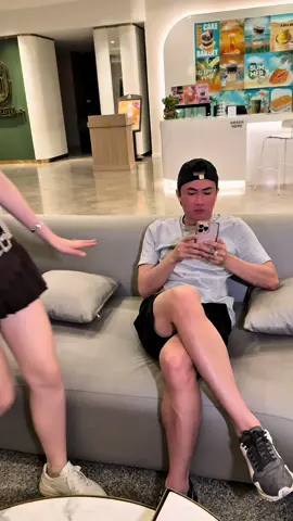 Cứ tuởng đang đi uống … 