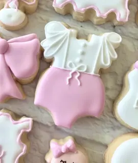 A sweet little romper is a must for a baby shower cookie set😊🎀 #babyshower #babyshowercookies #cookiedecoratingvideo #lilbitzbakery #cookies        