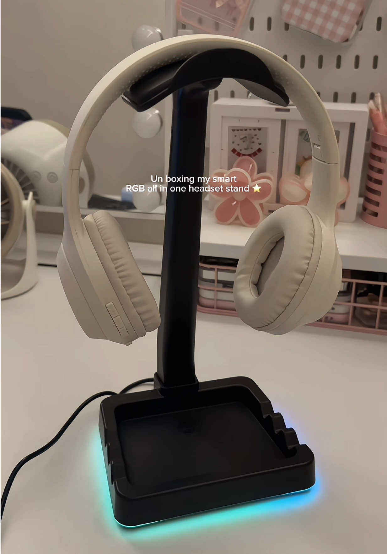 *Unboxing my smart headset stand ❤️ #headsetstand #rgbheadphonestand #headphonestand #headsetstand 