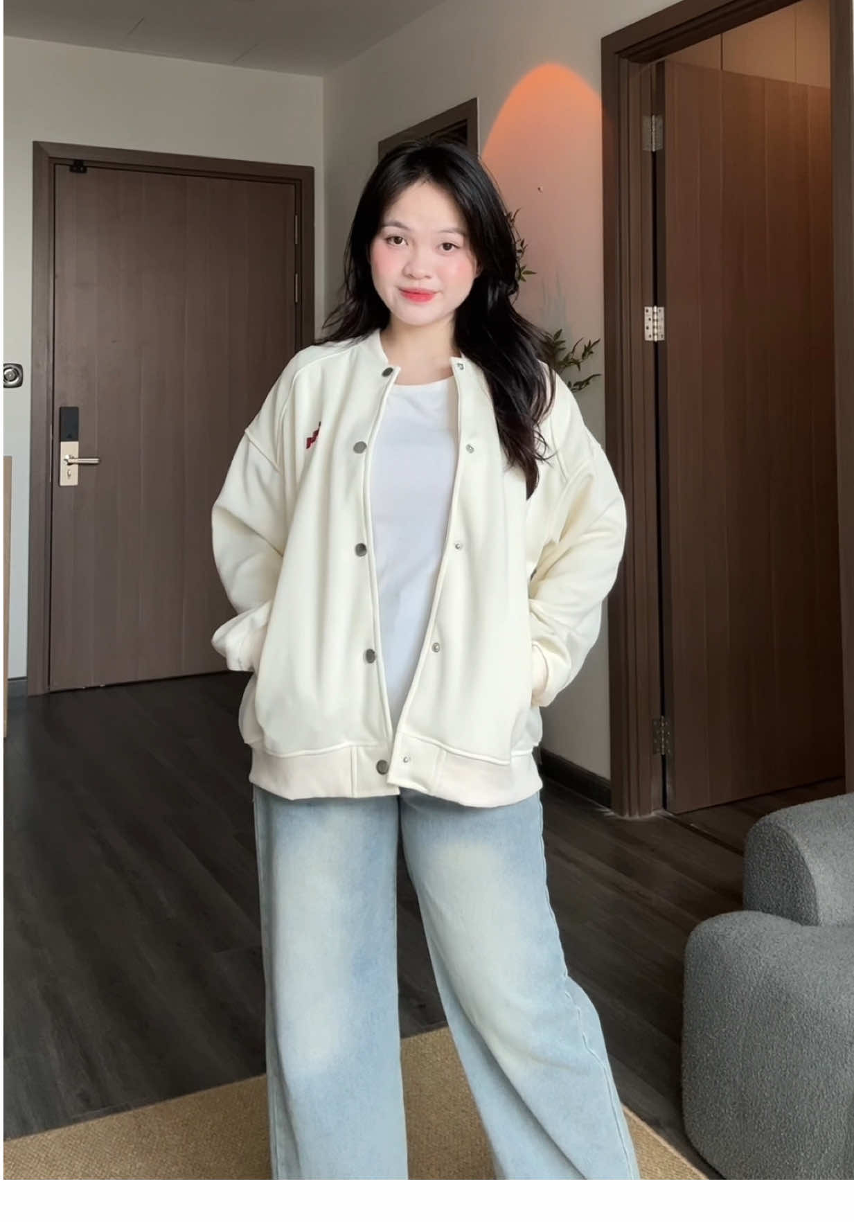 Trời se se lạnh khoác thêm áo bomber bên ngoài cho ấm nha các bác ✨#huongtranreview 