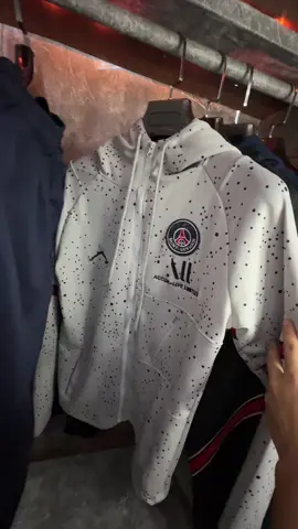 Đang sale đầu mùa mạnh tay lên ae#niketech #paris #viralvideo #hottrend #xuhuong 