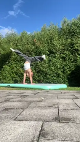 Wie lange turnt ihr schon? #fyp #goviral #attentionplease #cheerleading #makemefamous 