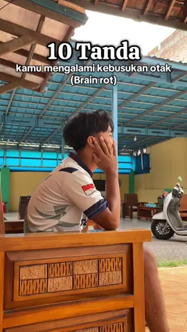 Awas hati-hati⤵️ Hati-hati, tanpa sadar otak kita bisa “busuk” pelan-pelan gara-gara kebiasaan sehari-hari. Ini dia tanda-tandanya 👇 1️⃣ Susah Fokus ➡️ Ngerjain hal simpel aja gampang terdistraksi. 2️⃣ Males Belajar Hal Baru ➡️ Lebih nyaman scroll sosmed berjam-jam daripada upgrade diri. 3️⃣ Overthinking Ga Jelas ➡️ Waktu habis buat mikirin hal kecil yang ga penting. 4️⃣ Kreativitas Menurun ➡️ Susah nemuin ide fresh, padahal dulu otak luwes banget. 5️⃣ Lupa Hal Sepele ➡️ Baru naruh barang, eh udah ga inget lagi. 6️⃣ Cepet Bete & Mood Swing ➡️ Dikit-dikit kesel, dikit-dikit males. 7️⃣ Jarang Punya Tujuan ➡️ Hidup jalan aja tanpa arah jelas, cuma ikut arus. 8️⃣ Ga Bisa Lepas dari Distraksi ➡️ HP, notif, drama orang lain lebih menarik daripada diri sendiri. 9️⃣ Suka Menunda ➡️ Tugas numpuk, akhirnya otak makin berat & lemot. 🔟 Ngerasa Hidup Stuck ➡️ Ga ada perkembangan, tiap hari rasanya sama aja. 👉 Follow @pangeranyutaa kalau konten kayak gini bermanfaat buat hidup kamu. 💬 Komen “PINTER” kalo kamu mau aku kirimin E-Book self improvement biar otak makin tajem. 📌 Save & share ke temen-temenmu biar sama-sama inget buat rawat otak sebelum keburu busuk. #brainrot #habit #badhabits #produktif #productivity 
